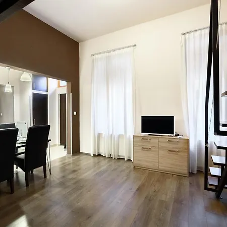 Arpa Flat Hellas بودابست